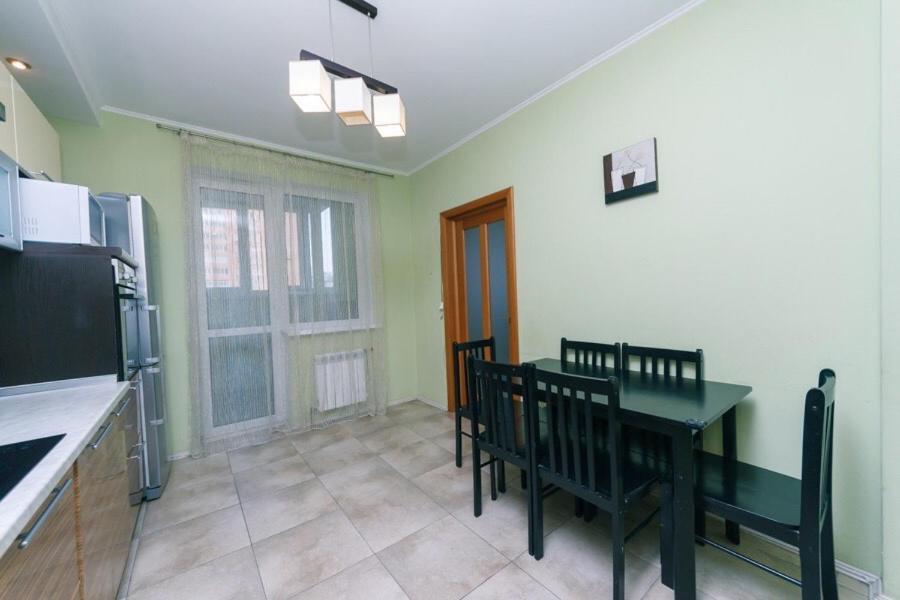 большая двухкомнатная на княжем затоне 21 Apartment *